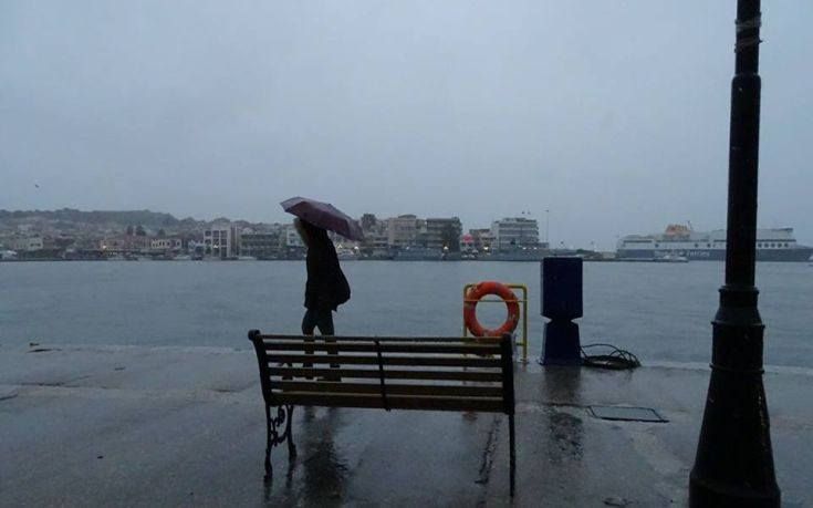 Πλημμύρισε η Μυτιλήνη από τη νεροποντή που έπληξε το νησί (βίντεο)